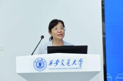 <b>表扬教职工先辈典</b>